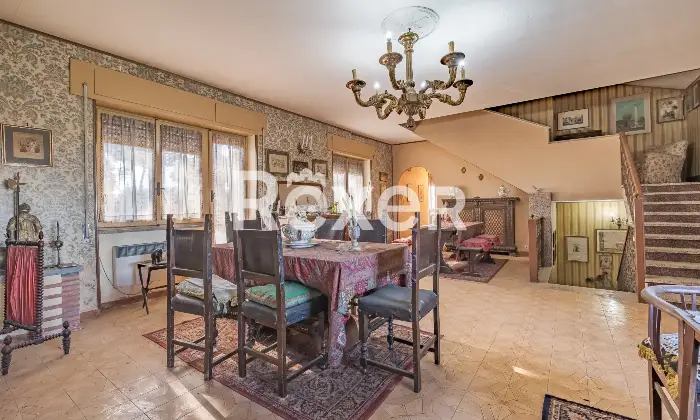 Rexer-Zagarolo-Villa-di-pregio-su-tre-livelli-con-piscina-e-terreno-Altro