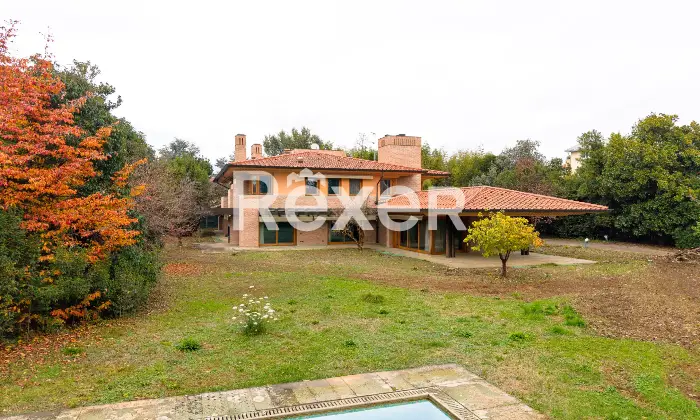 Rexer-Montebelluna-Prestigiosa-villa-con-ampio-parco-privato-Altro