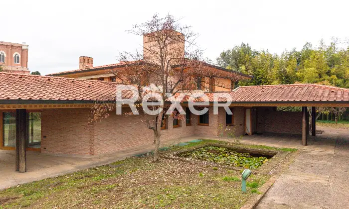 Rexer-Montebelluna-Prestigiosa-villa-con-ampio-parco-privato-Altro