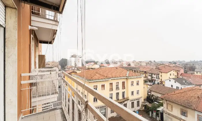Rexer-Senago-Trilocale-al-quinto-piano-Balcone