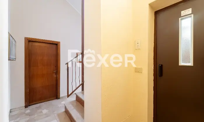 Rexer-Senago-Trilocale-al-quinto-piano-Scala