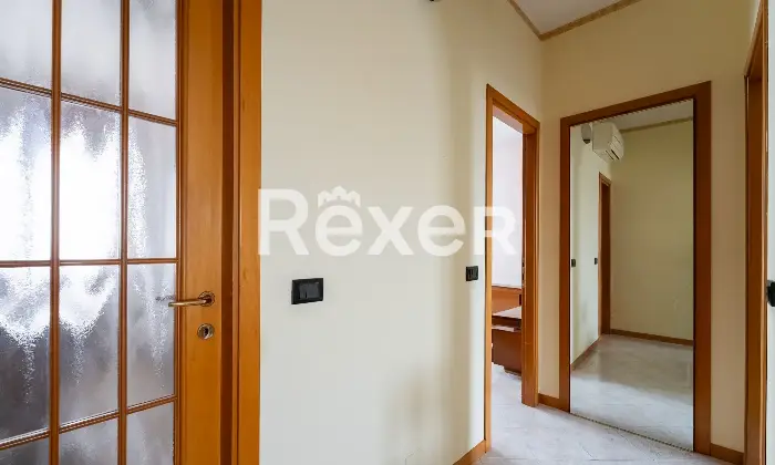 Rexer-Senago-Trilocale-al-quinto-piano-Corridoio