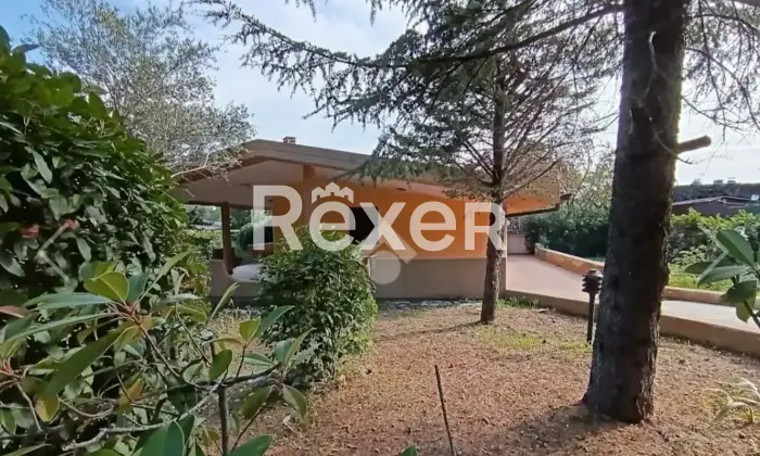 Rexer-Cassano-delle-Murge-villa-in-vendita-villaggio-incoronata-cassano-delle-murge-Giardino