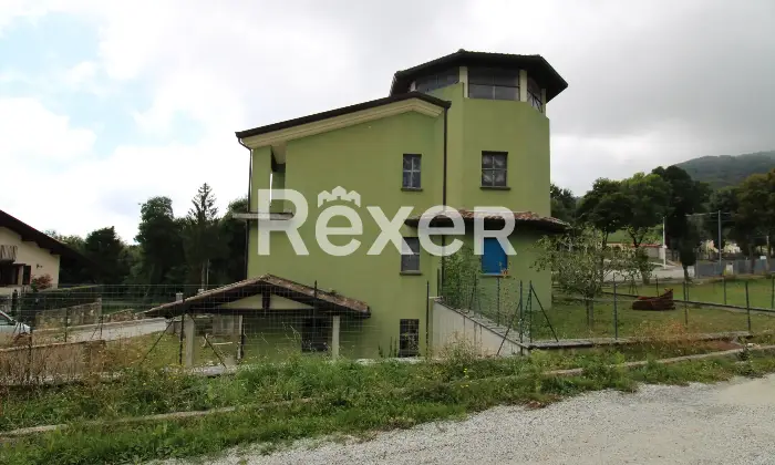 Rexer-Montecopiolo-Villa-indipendente-di-ampia-metratura-con-giardino-privato-Altro