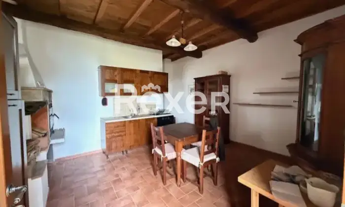 Rexer-Vinci-Casa-rustica-immersa-nel-bosco-su-due-livelli-Altro