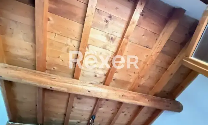 Rexer-Vinci-Casa-rustica-immersa-nel-bosco-su-due-livelli-Altro