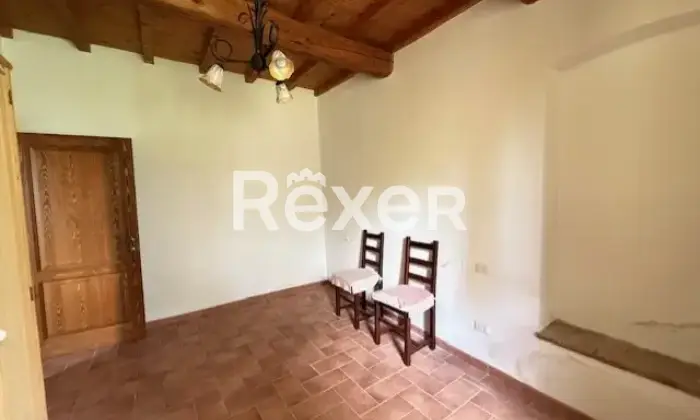 Rexer-Vinci-Casa-rustica-immersa-nel-bosco-su-due-livelli-Altro