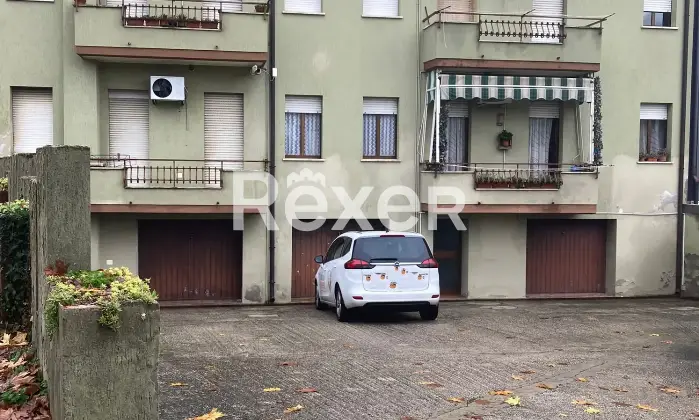 Rexer-Trecenta-Appartamento-al-secondo-piano-con-box-cantina-e-doppi-balconi-m-arredato-Altro