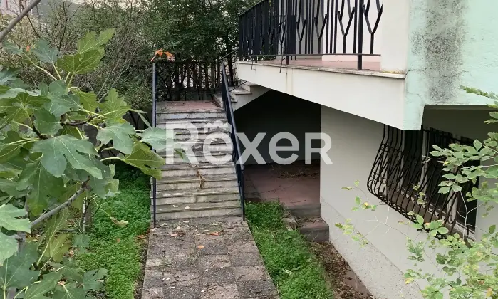 Rexer-Badesi-Villa-indipendente-al-centro-di-Badesi-Ingresso