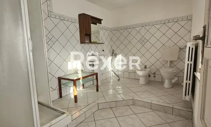 Rexer-Valdengo-Casa-di-fine-schiera-con-ampio-box-e-terreno-Bagno