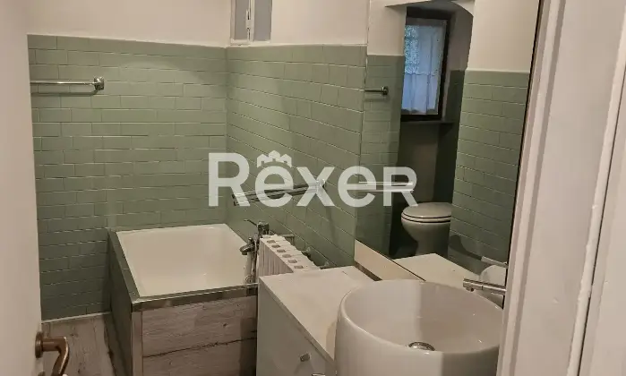 Rexer-Valdengo-Casa-di-fine-schiera-con-ampio-box-e-terreno-Bagno