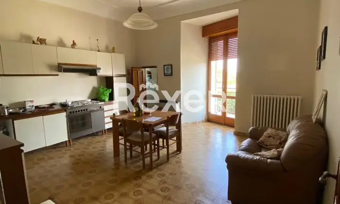Rexer-Gravina-in-Puglia-Ampio-appartamento-di-mq-con-taverna-e-balcone-Viale-Regina-Margherita-Altro