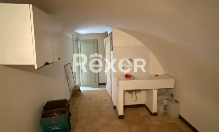 Rexer-Gravina-in-Puglia-Ampio-appartamento-di-mq-con-taverna-e-balcone-Viale-Regina-Margherita-Altro