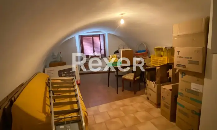 Rexer-Gravina-in-Puglia-Ampio-appartamento-di-mq-con-taverna-e-balcone-Viale-Regina-Margherita-Altro