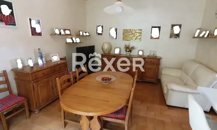Rexer-Pieve-a-Nievole-Ampio-complesso-residenziale-con-due-unit-indipendenti-giardino-privato-e-pertinenze-ideale-per-famiglie-o-attivit-ricettive-Sala-da-pranzo