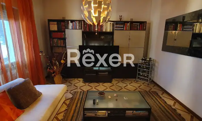 Rexer-Pieve-a-Nievole-Ampio-complesso-residenziale-con-due-unit-indipendenti-giardino-privato-e-pertinenze-ideale-per-famiglie-o-attivit-ricettive-Sala