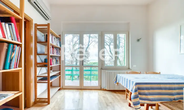 Rexer-Magione-Villa-indipendente-con-vista-lago-e-giardino-privato-Altro