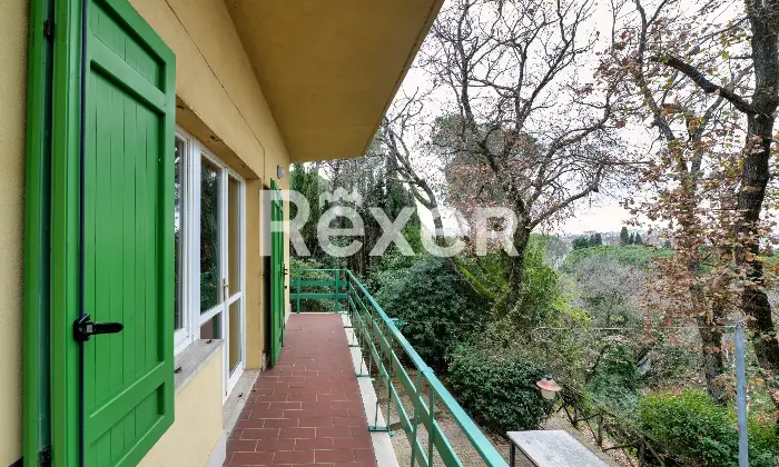 Rexer-Magione-Villa-indipendente-con-vista-lago-e-giardino-privato-Altro