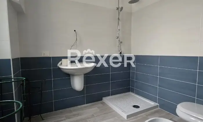 Rexer-San-Vito-Chietino-Porzione-indipendente-su-tre-livelli-con-tetto-nuovo-San-Vito-Chietino-Altro