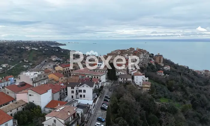Rexer-San-Vito-Chietino-Porzione-indipendente-su-tre-livelli-con-tetto-nuovo-San-Vito-Chietino-Altro