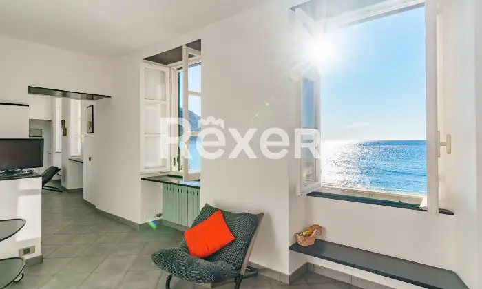 Rexer-Camogli-Appartamento-prima-fila-con-ingresso-indipendente-e-box-auto-Altro