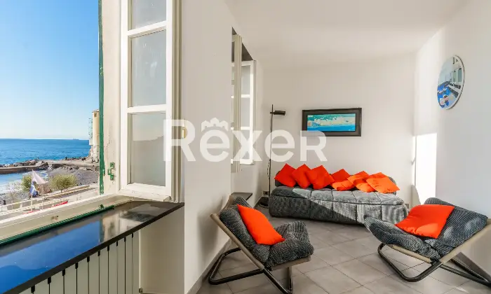 Rexer-Camogli-Appartamento-prima-fila-con-ingresso-indipendente-e-box-auto-Altro