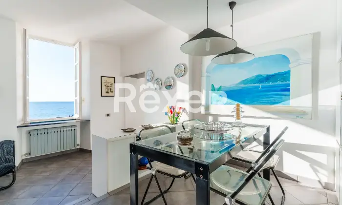 Rexer-Camogli-Appartamento-prima-fila-con-ingresso-indipendente-e-possibilit-acquisto-box-auto-Altro