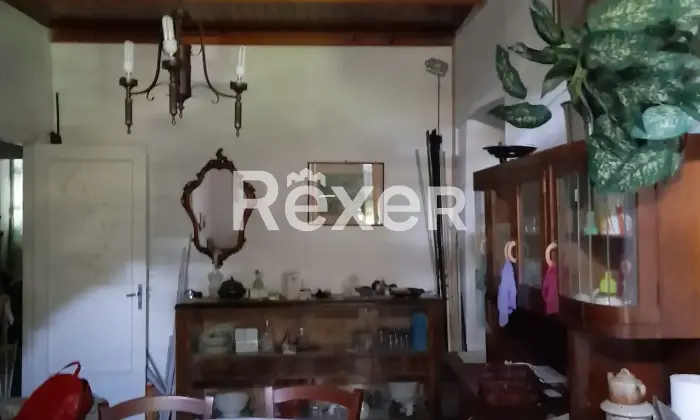 Rexer-Crocefieschi-Appartamento-in-vendita-al-secondo-piano-di-una-palazzina-depoca-Altro