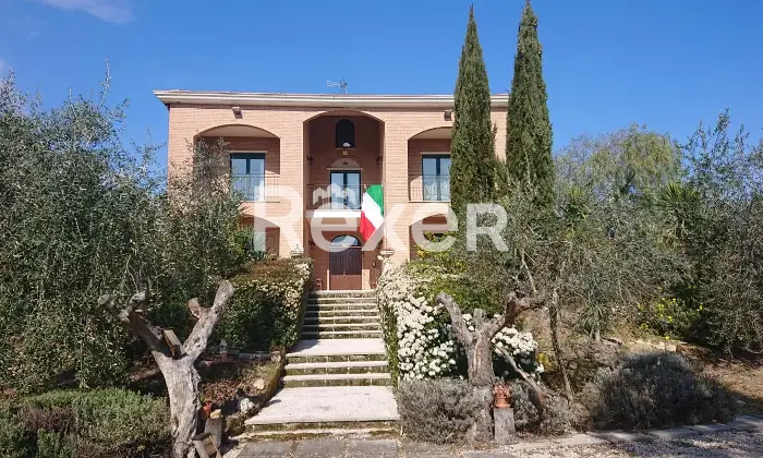 Rexer-Torremaggiore-Villa-indipendente-in-aperta-campagna-isolata-ottimo-investimento-per-agriturismo-o-attivit-ricettiva-Altro