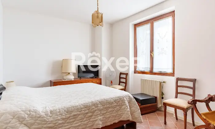 Rexer-Gardone-Riviera-Villetta-di-testa-con-portico-e-giardino-Altro