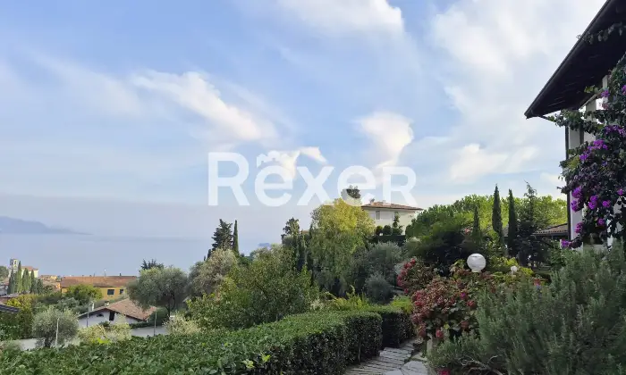 Rexer-Gardone-Riviera-Villetta-di-testa-con-portico-e-giardino-Altro