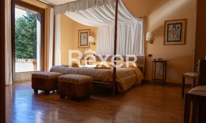 Rexer-TORRE-SAN-PATRIZIO-Splendida-villa-indipendente-con-piscina-uliveto-e-ampio-terreno-privato-a-Torre-San-Patrizio-Altro