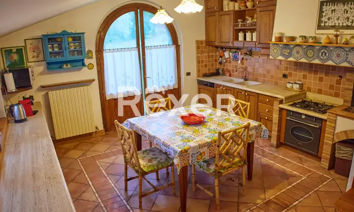 Rexer-TORRE-SAN-PATRIZIO-Splendida-villa-indipendente-con-piscina-uliveto-e-ampio-terreno-privato-a-Torre-San-Patrizio-Altro