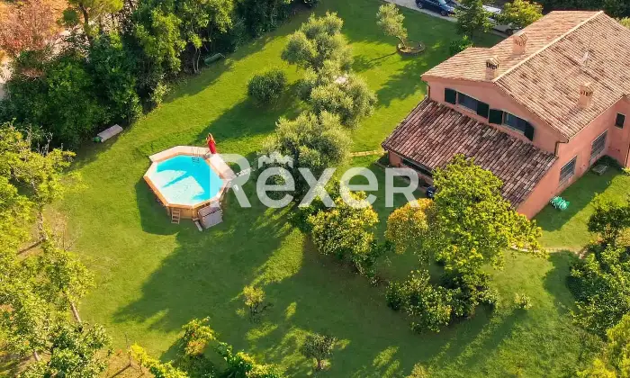 Rexer-TORRE-SAN-PATRIZIO-Splendida-villa-indipendente-con-piscina-uliveto-e-ampio-terreno-privato-a-Torre-San-Patrizio-Altro