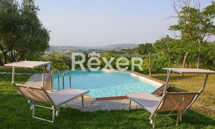 Rexer-TORRE-SAN-PATRIZIO-Splendida-villa-indipendente-con-piscina-uliveto-e-ampio-terreno-privato-a-Torre-San-Patrizio-Altro