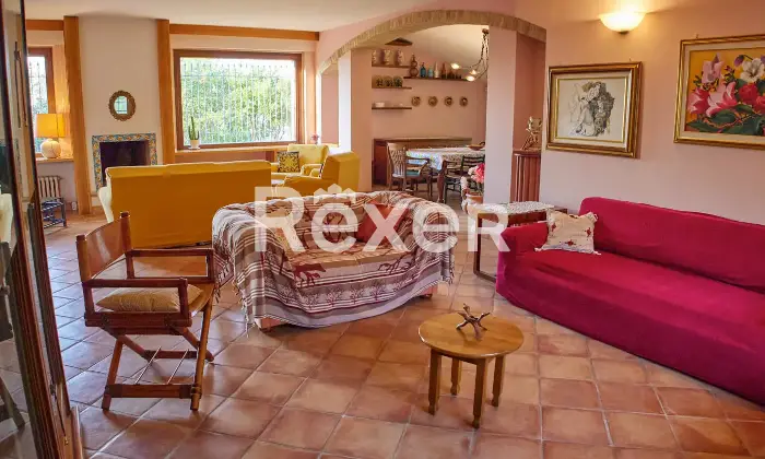Rexer-TORRE-SAN-PATRIZIO-Splendida-villa-indipendente-con-piscina-uliveto-e-ampio-terreno-privato-a-Torre-San-Patrizio-Altro