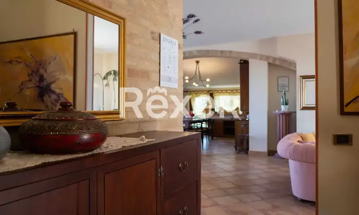 Rexer-TORRE-SAN-PATRIZIO-Splendida-villa-indipendente-con-piscina-uliveto-e-ampio-terreno-privato-a-Torre-San-Patrizio-Altro