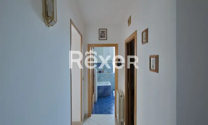 Rexer-Villagrande-Trilocale-con-box-auto-in-edificio-storico-ristrutturato-Corridoio