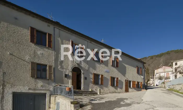 Rexer-Villagrande-Trilocale-con-box-auto-in-edificio-storico-ristrutturato-Facciata