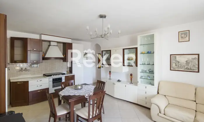 Rexer-Villagrande-Trilocale-con-box-auto-in-edificio-storico-ristrutturato-Soggiorno