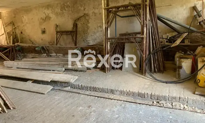 Rexer-Morfasso-Rustico-storico-su-due-livelli-con-ampio-terreno-coltivabile-grande-potenziale-di-recupero-Altro