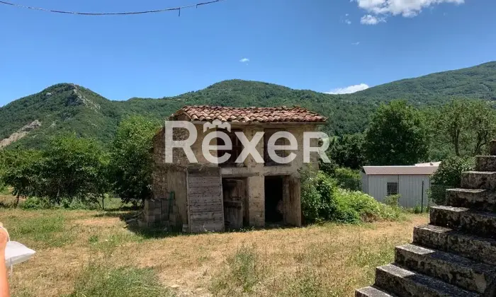 Rexer-Morfasso-Rustico-storico-su-due-livelli-con-ampio-terreno-coltivabile-grande-potenziale-di-recupero-Altro