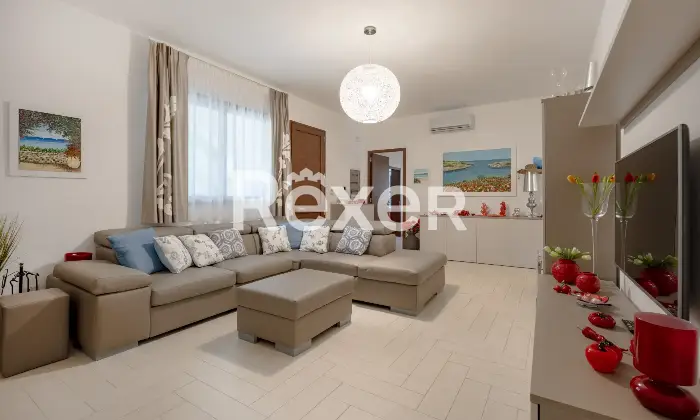 Rexer-Palagiano-Elegante-villa-con-piscina-finemente-arredata-a-mt-dalla-spiaggia-Altro