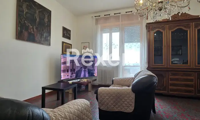 Rexer-Penne-Villa-indipendente-su-tre-livelli-con-garage-a-Penne-Altro