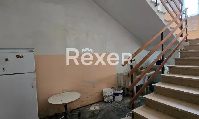 Rexer-Penne-Villa-indipendente-su-tre-livelli-con-garage-a-Penne-Altro