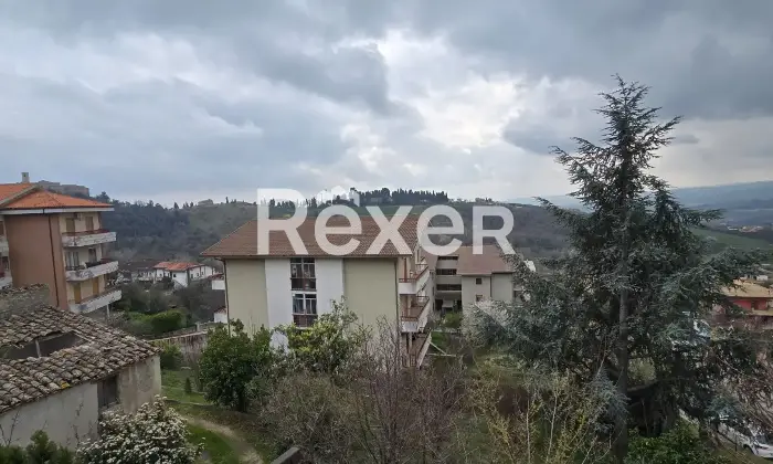 Rexer-Penne-Villa-indipendente-su-tre-livelli-con-garage-a-Penne-Altro