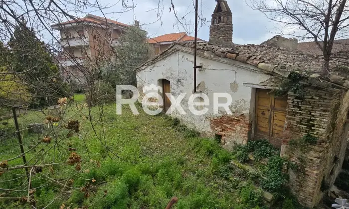 Rexer-Penne-Villa-indipendente-su-tre-livelli-con-garage-a-Penne-Altro