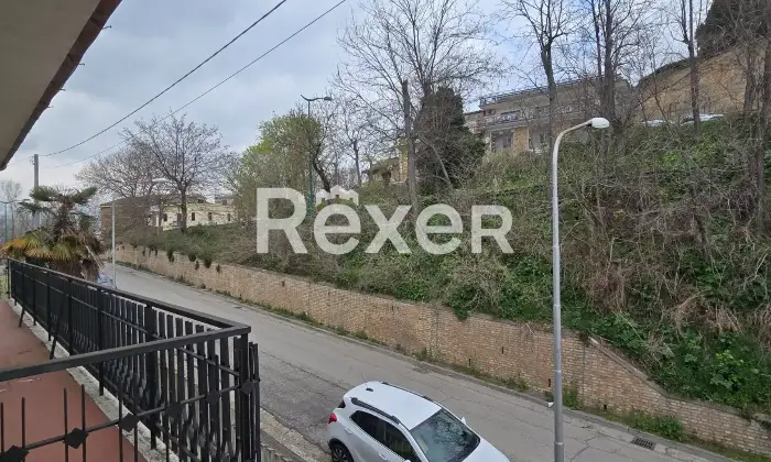 Rexer-Penne-Villa-indipendente-su-tre-livelli-con-garage-a-Penne-Altro