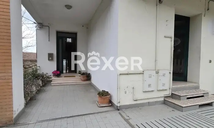 Rexer-Penne-Villa-indipendente-su-tre-livelli-con-garage-a-Penne-Altro