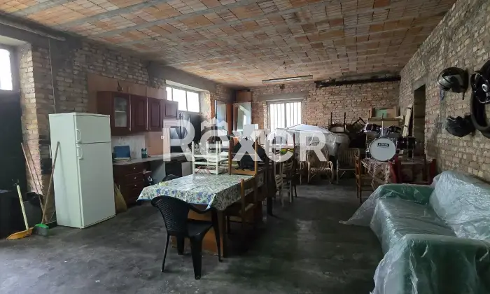 Rexer-Penne-Villa-indipendente-su-tre-livelli-con-garage-a-Penne-Altro